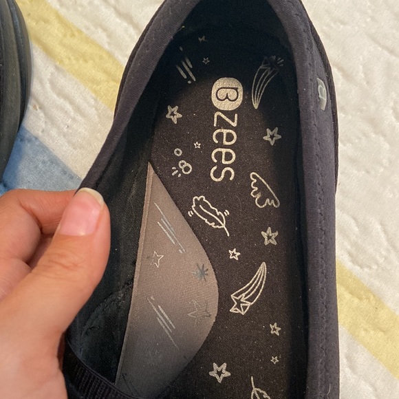 B. Zees confortable shoes size 9 - Picture 8 of 8